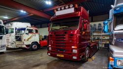 20251019-Tom-Holding-00296